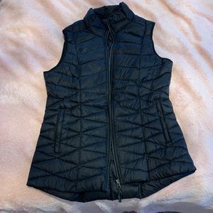 Black full zip puffer vest